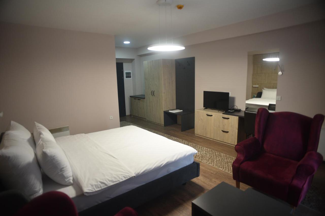 Villa Eleni Apartments Üsküp Dış mekan fotoğraf