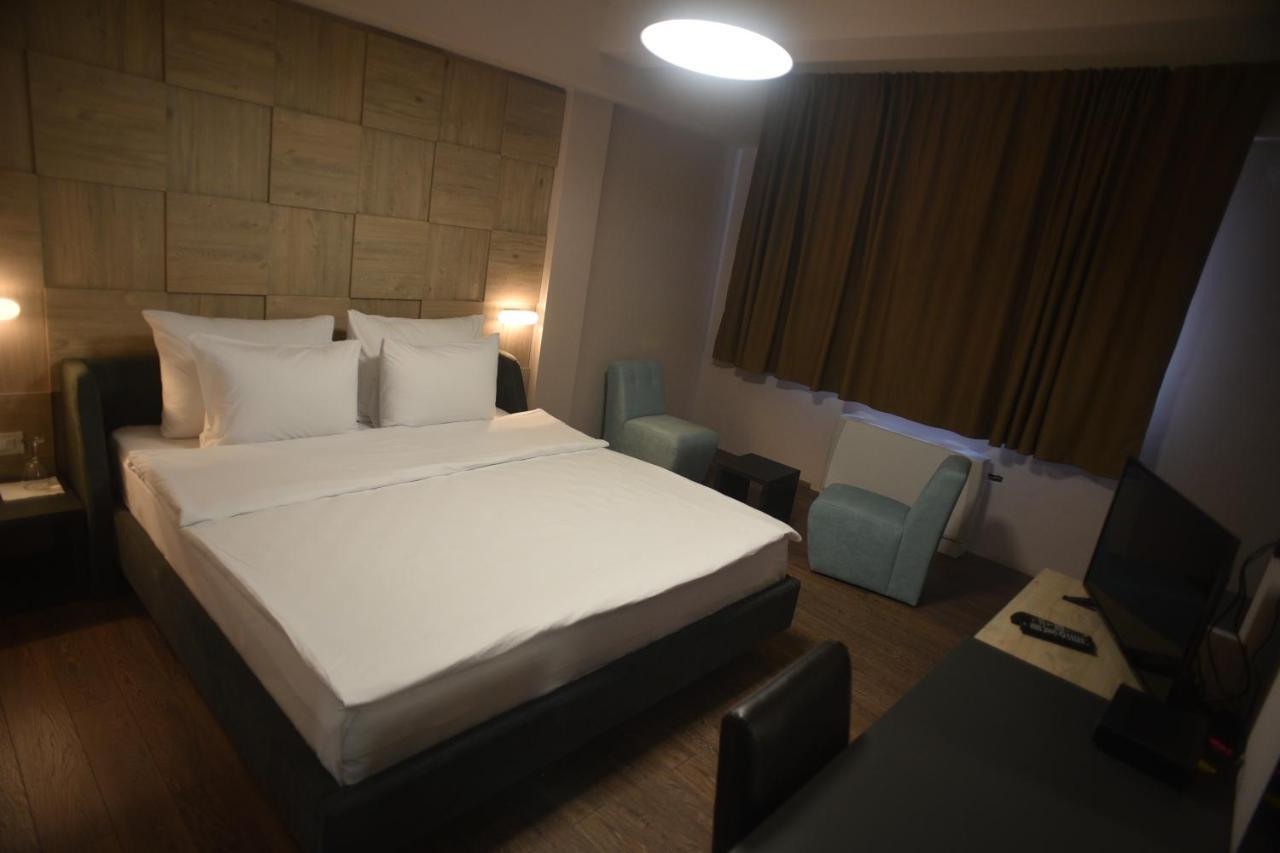 Villa Eleni Apartments Üsküp Dış mekan fotoğraf